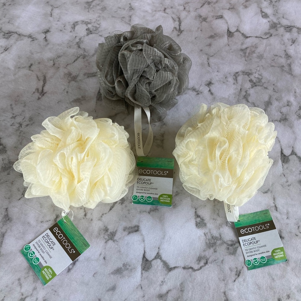 keeping🙃 3 Eco tools eco pouf to gently cleanse entire body. Plus 2 facial mitts - Picture 2 of 8